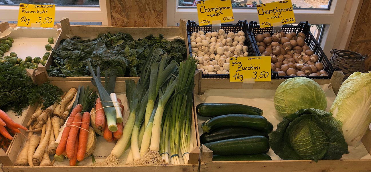 Gemüse – saisonal
und aus der Region?

... bekommen Sie täglich von 8 bis 18 Uhr bei Familie Stehr im Hofladen.